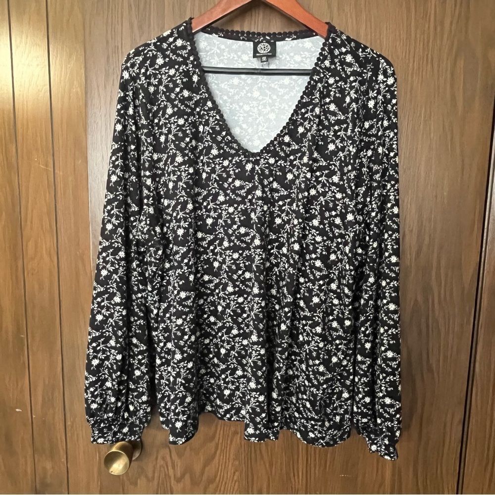 Bobeau Floral V Neck Blouse